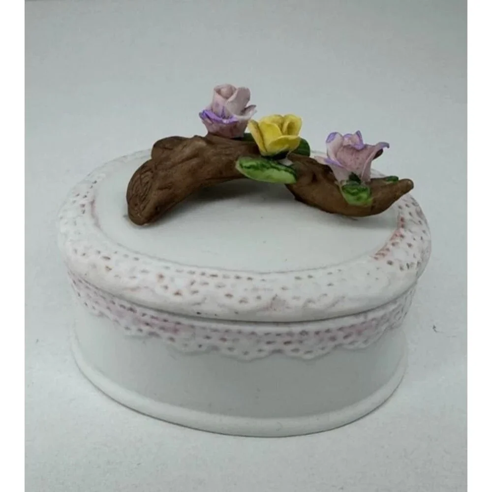 Vintage 1983 Lefton China Hand Painted Lidded Trinket Dish #03707